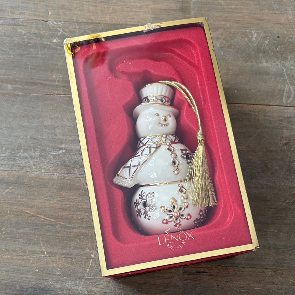 Lenox 2004 Florentine and Pearl Snowman hanging ornament